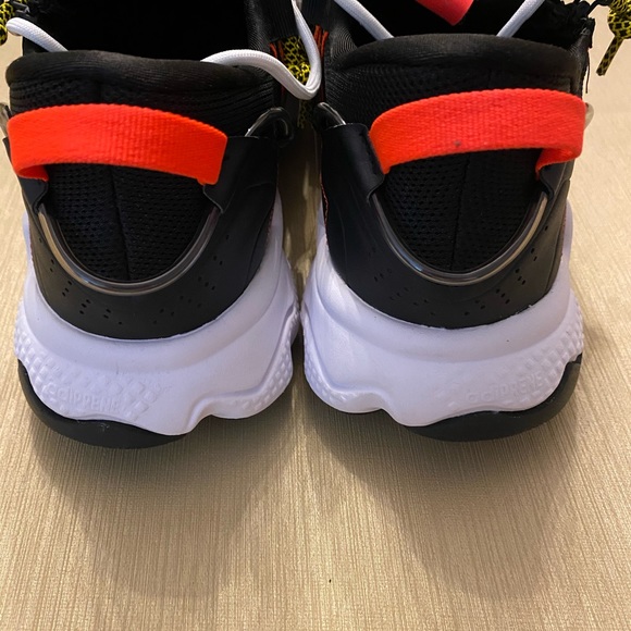 adidas Original Ozweego ZIP Sneakers! main image 6